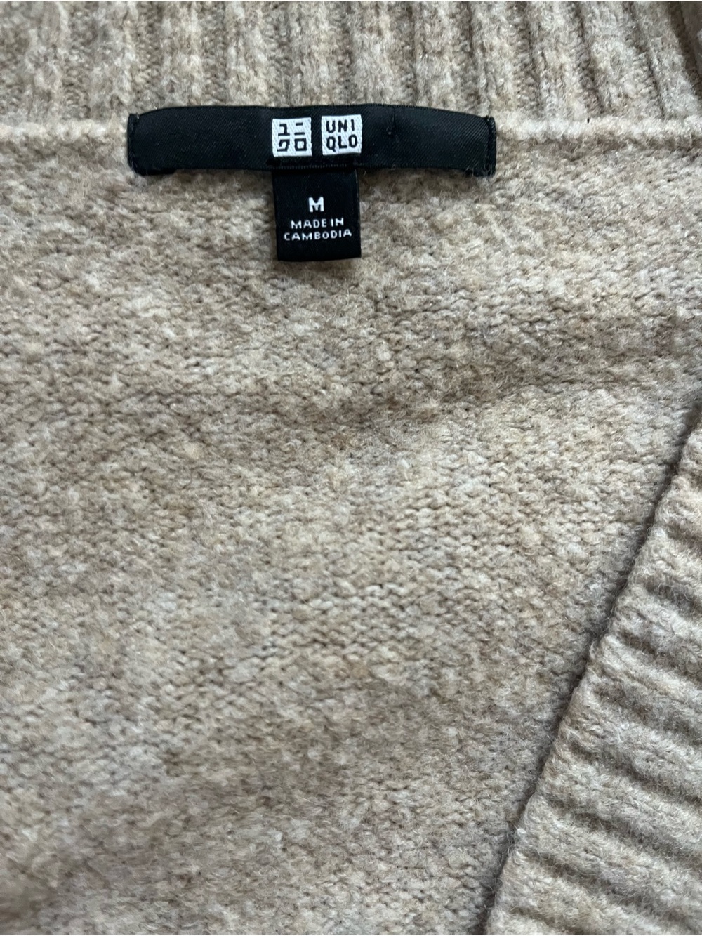 Uniqlo Women’s Light Beige Button-Front Cardigan - Picture 2 of 5